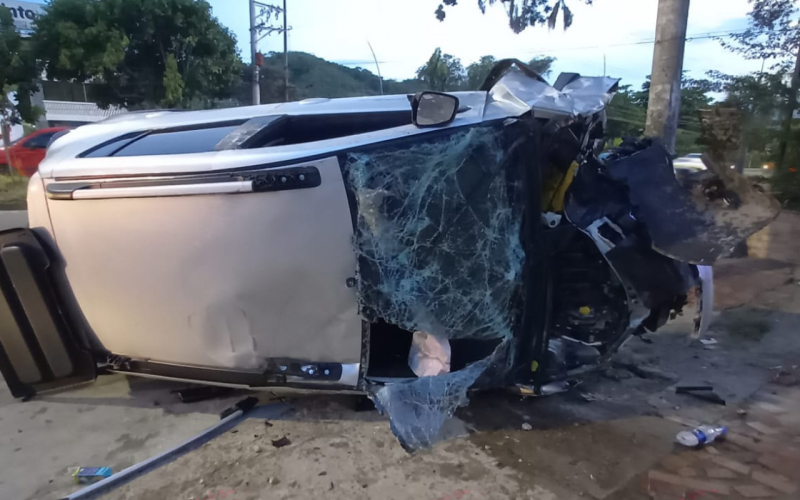 Video: Stepway se volcó en la vía Girón - Bucaramanga