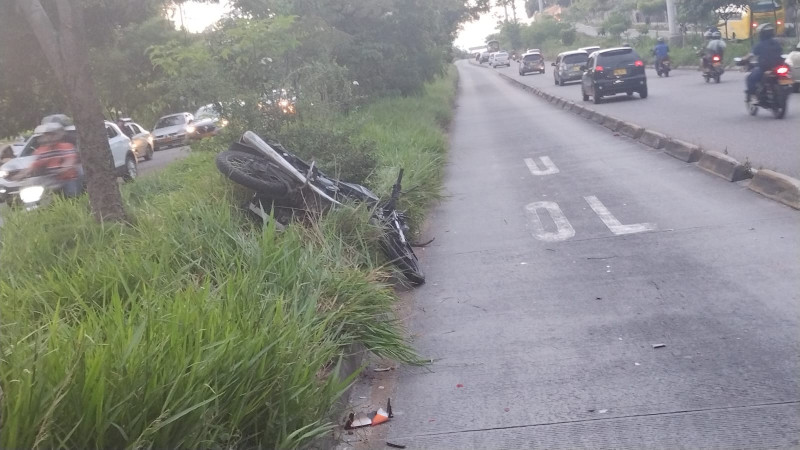 Motorizado herido por accidente en carril de Metrolínea