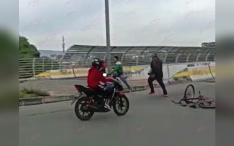 Video: Pelea entre conductores en viaducto La Novena