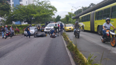 Chocó contra un Metrolínea por invadir el exclusivo