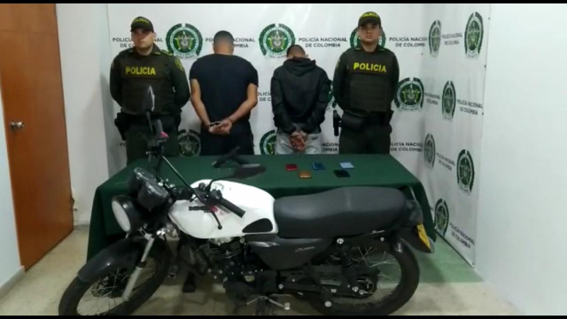 Capturan a dos hampones que robaban en Bucaramanga