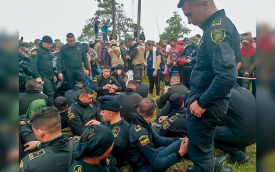 Dos muertos y casi 80 policías secuestrados en el Caguán