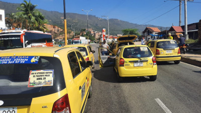 Taxistas planean "Plan Tortuga" para exigir cumplimiento de acuerdos