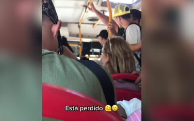Video l Conductor de bus novato causa risas y empatía en pasajeros tras perderse en su ruta en Barranquilla