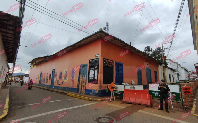 Colapsa ícono histórico de Bucaramanga! Teatro Peralta, cae en ruinas.