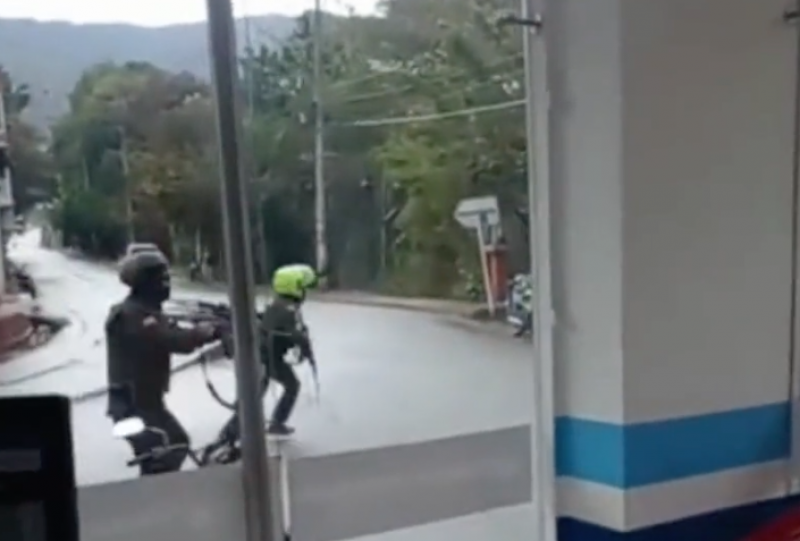 En Vídeo l Balacera en Río de Oro durante intento de robo a banco
