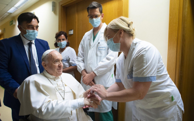 Papa Francisco hospitalizado en Roma por infección pulmonar