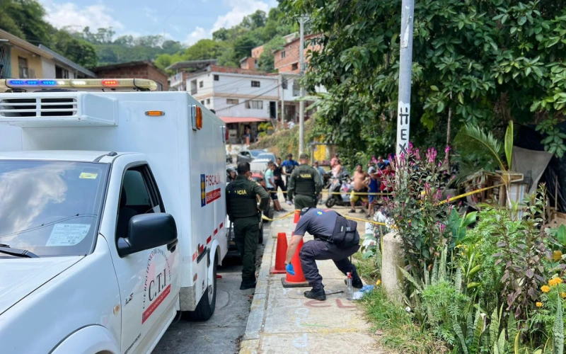 Hombre fallece repentinamente en la calle 32 con cra 50 del barrio Albania