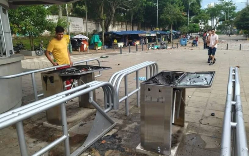 Robo de computadores y tabletas en la UIS durante manifestaciones en Bucaramanga