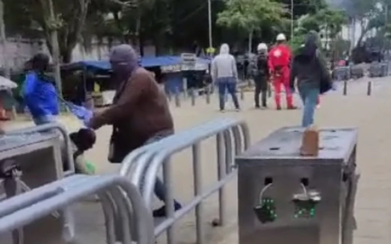 Robo de computadores y tabletas en la UIS durante manifestaciones en Bucaramanga