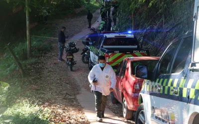 Encuentran cuerpo sin vida de hombre en la vereda Buenos Aires