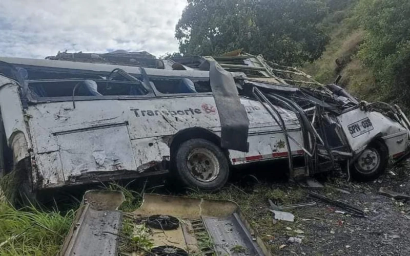 Día trágico en Boyacá: accidente de bus escolar se cobra la vida de tres menores en Guacamayas