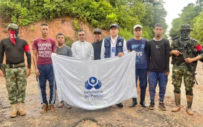 ELN libera a los cinco pescadores secuestrados en un acto de humanidad en Barrancabermeja