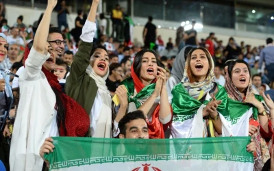 Una victoria para la igualdad: Irán levanta prohibición de 40 años y permite a las mujeres asistir a partidos de fútbol