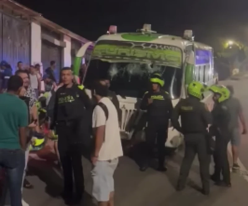 Bus de hinchas de Millonarios  fue atacado en Girón
