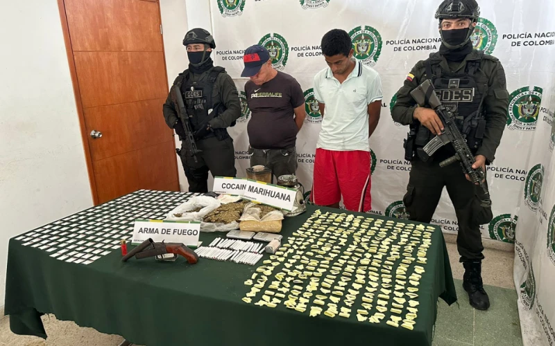Dos hombres fueron capturados con gran arsenal de estupefacientes y arma en Bucaramanga