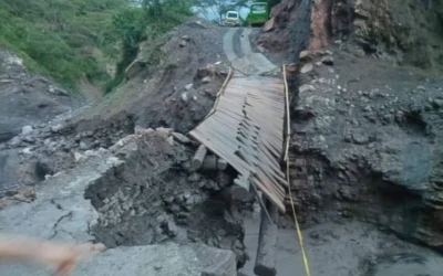 San Andrés, Santander incomunicado nuevamente tras colapso de puente construido por la comunidad