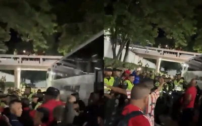Confrontación post partido: Jugadores del América y la Policía de Barranquilla