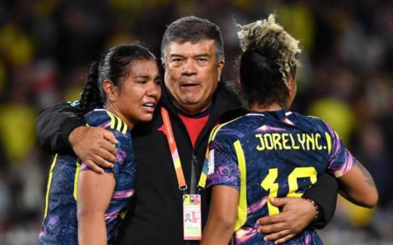 Tras histórico mundial, Nelson Abadía se desvincula de la Selección Colombia Femenina