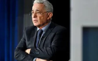 Álvaro Uribe Enfrenta Investigación en Argentina por 'Falsos Positivos'