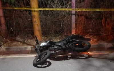 Trágico accidente en la madrugada: Motociclista pierde la vida en la vía de Girón hacia Porvenir