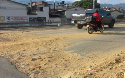 En el Rincón de Girón denuncian mal estado de vía que ha provocado accidentes