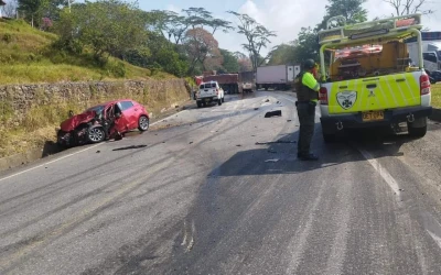 Trágico accidente en vía Oiba - Barbosa deja un fallecido y dos heridos