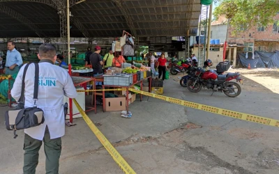 Intento de feminicidio en plaza campesina: Mujer herida y atacante capturado