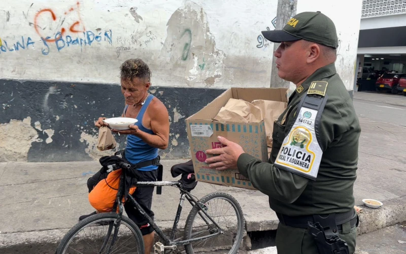 Integración y solidaridad: Policía realiza jornada de apoyo a habitantes en condición de calle