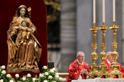Humo, secreto y oración: así arrancó el cónclave en el corazón del Vaticano