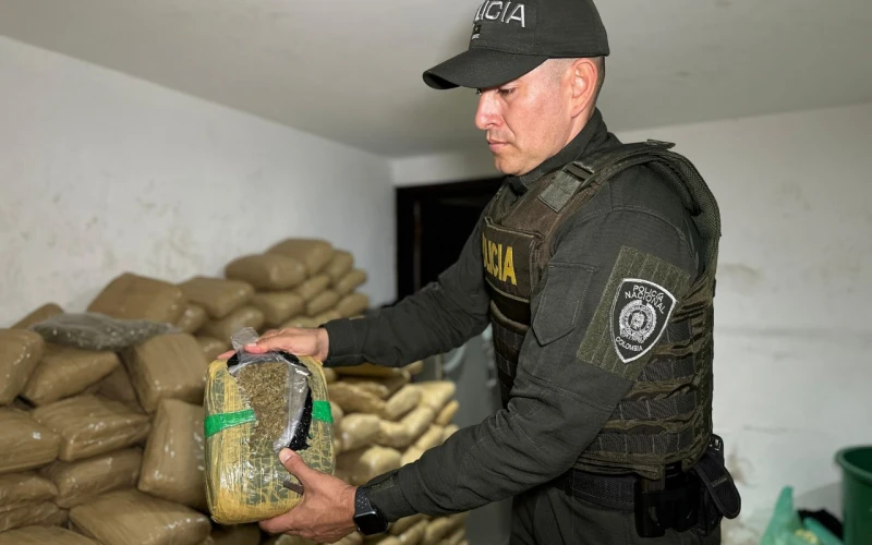 Golpe a "Los del Sur" en Floridablanca: Policía captura a cuatro integrantes y decomisa más de una tonelada de droga.