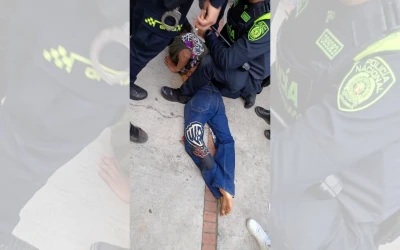 En video: Capturado menor armado con pistola glock 9mm que atentó contra Miguel Uribe en Bogotá.
