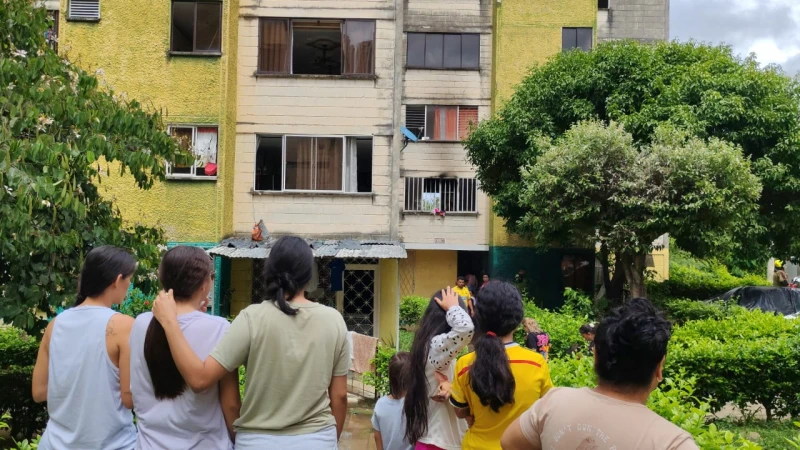 Mientras jugaba a quemar hormigas, niño incendió su casa en Bucaramanga