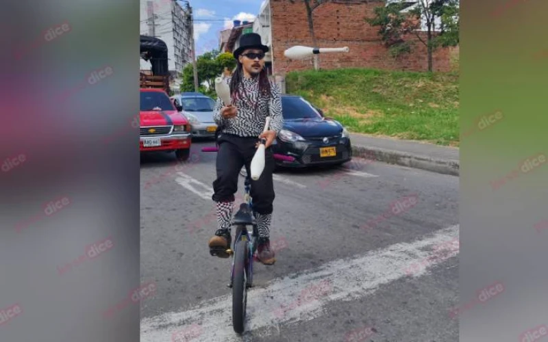 Brayan, el artista que convierte sus días en un acto de resiliencia, en Piedecuesta