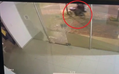 Revelan video del ataque contra la sede del candidato Carlos Bueno en Bucaramanga