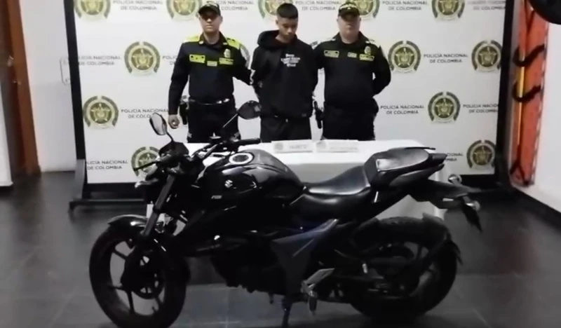 Persecución en Girón: cae ladrón de moto minutos después del atraco