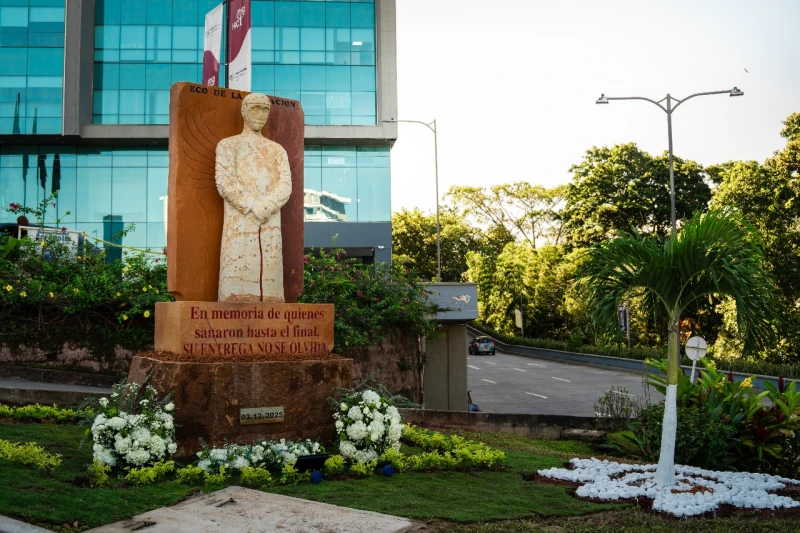 Santander erige su primer monumento en homenaje al personal de la salud fallecido en pandemia