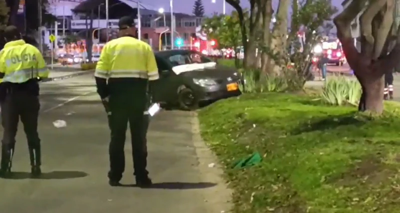 Mujer y bebé aparecen muertos dentro de un vehículo sin señales de violencia