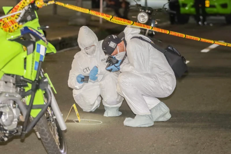 Víctima de un atraco se enfrentó a tiros con dos bandidos: los dejó heridos