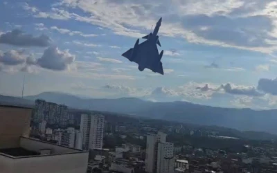 Avión de combate sobrevoló Bucaramanga y generó sosobra