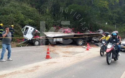 Conductor de un camión perdió la vida al quedarse sin frenos en la vía Lebrija - Girón