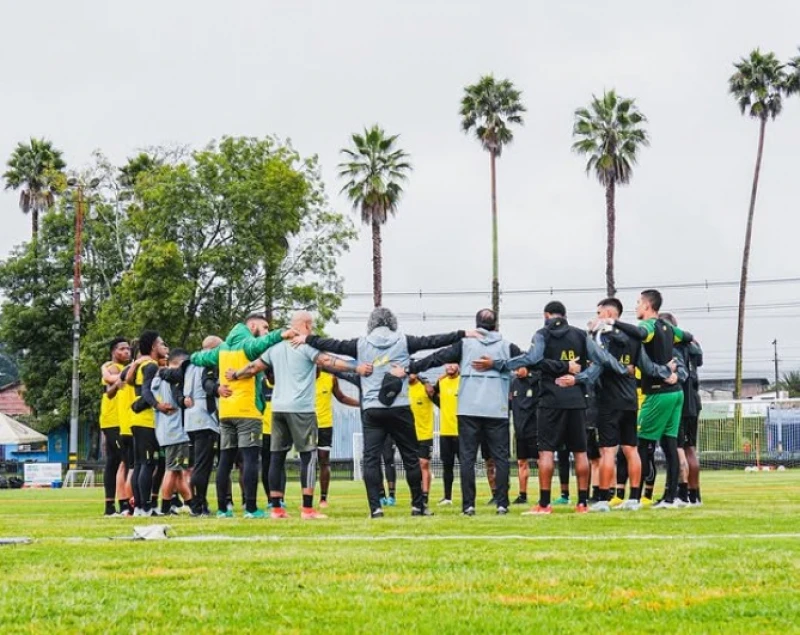 Tras confirmar a casi toda su nómina, Bucaramanga sale a buscar tres refuerzos