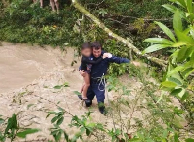 Rescatan a familia atrapada por aumento repentino de quebrada en Suaita Santander