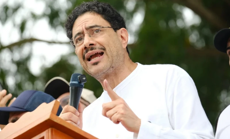 Iván Cepeda desmiente rumores sobre su salud y ratifica su candidatura