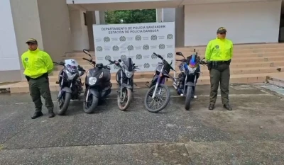 Capturan a cuatro personas y recuperan cinco motos y un carro robados, en Santander