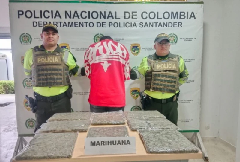 Policía incauta más de 4.000 dosis de marihuana en bus intermunicipal en Santander
