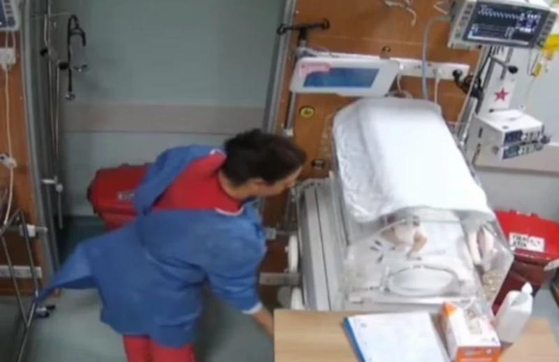 Video revela agresión de una enfermera a una recién nacida en hospital