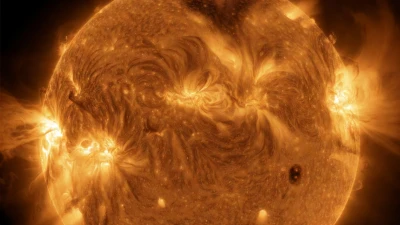 Alerta por tormenta solar: internet y satélites bajo amenaza