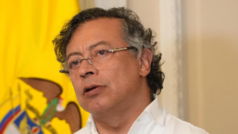 Investigación evidencia alza en gasto y número de contratos estatales por servicios