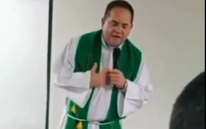 Sacerdote colombiano se vuelve viral tras cantar “Bendecida” de Yeison Jiménez en un evento